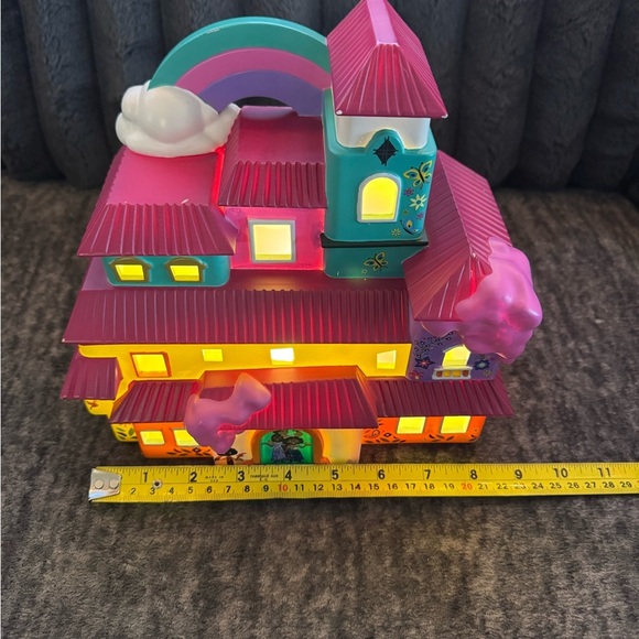 Disney Parks Encanto Sculpted Casa Madrigal Light-Up Figure - Picture 7 of 8